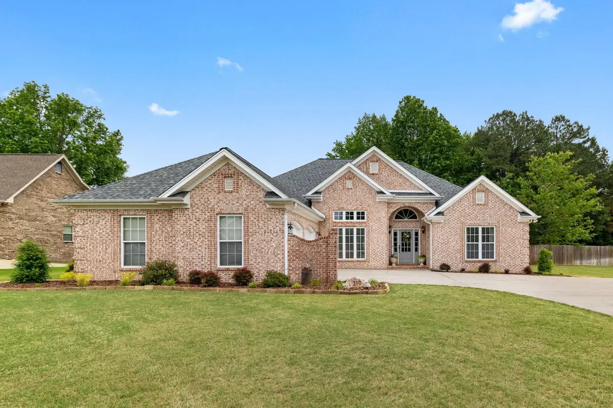 210 Fawn Ln, Killen, AL 35645 - #1