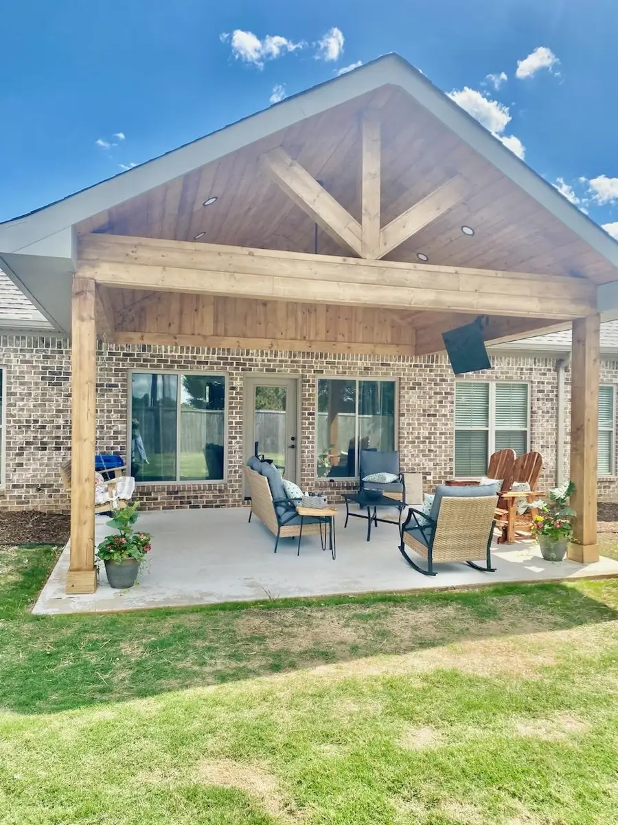 212 Grove Park Wy, Tuscumbia, AL 35674 - #2