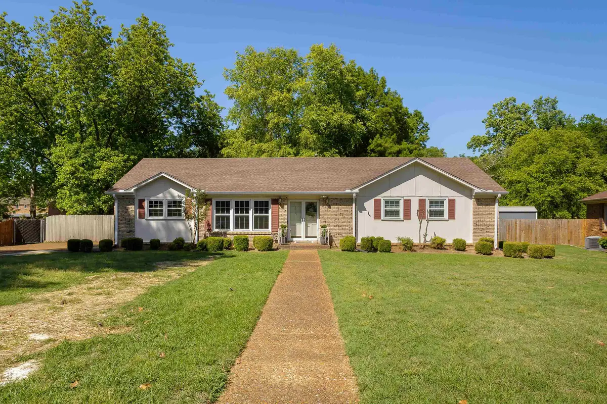 114 Creekwood Dr, Florence, AL 35630 - #1