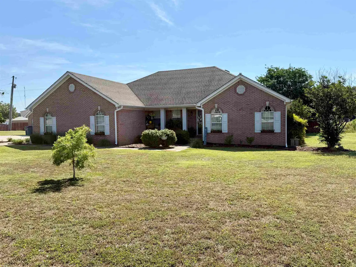 82 Crestview Cir, Florence, AL 35634 - #1