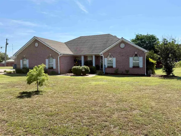 82 Crestview Cir, Florence, AL 35634