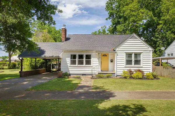 1013 E 2nd St, Tuscumbia, AL 35674