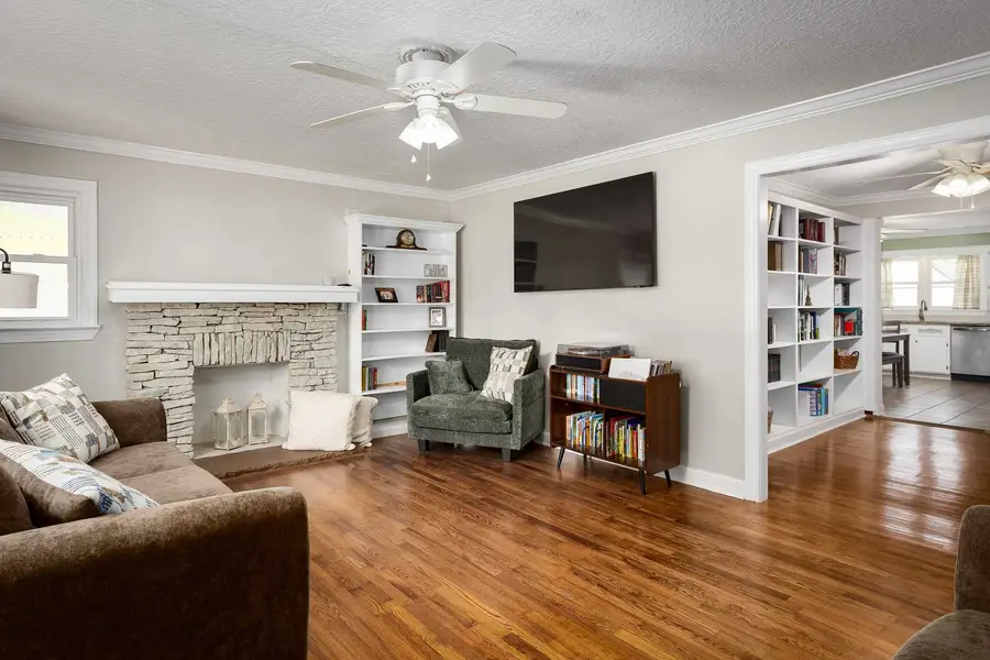 1013 E 2nd St, Tuscumbia, AL 35674 - #3