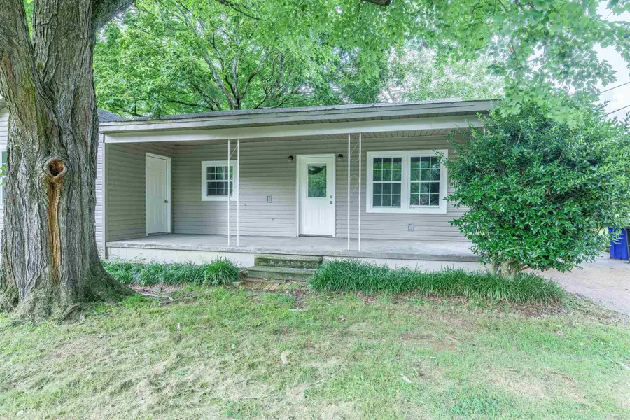 2232 N Wood Ave, Florence, AL 35630 - #2