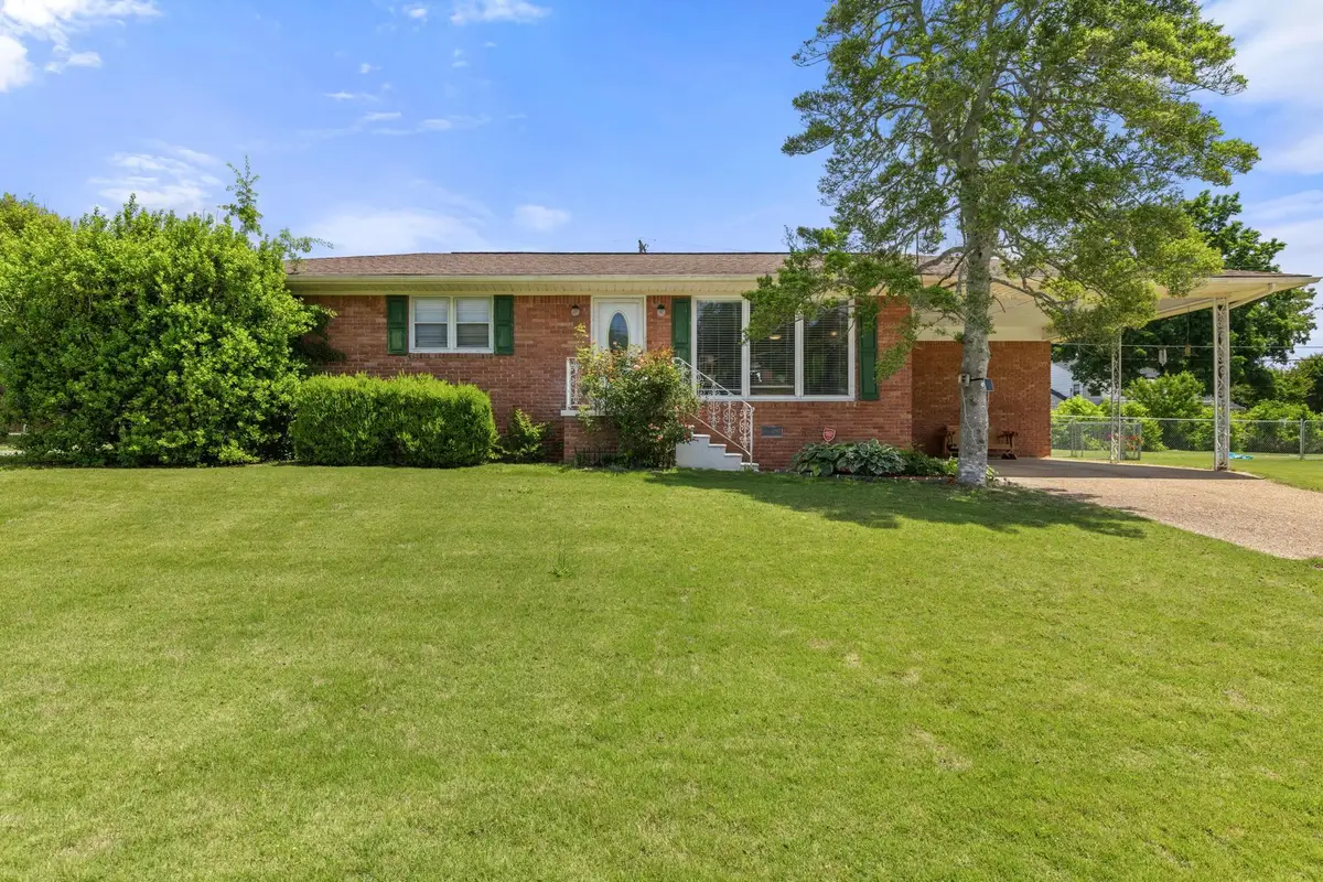 1916 Crestline Ave, Sheffield, AL 35660 - #1