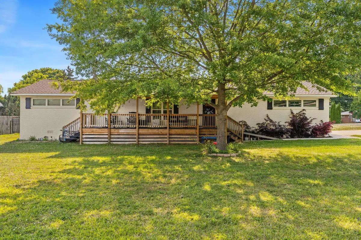 121 Mauldin Ave, Florence, AL 35634 - #1