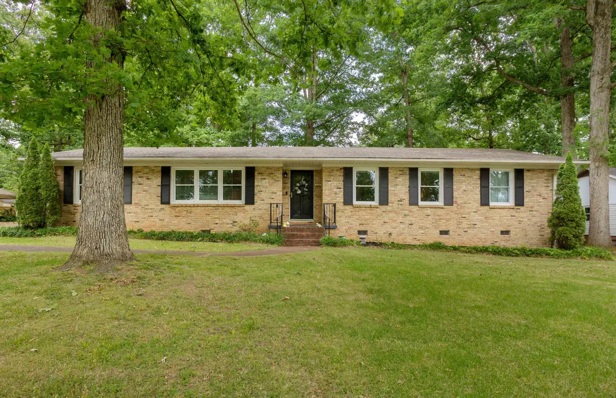 214 Shirley Dr, Florence, AL 35633 - #1