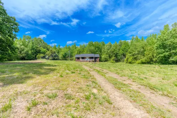 5975 Co Rd 10, Florence, AL 35633
