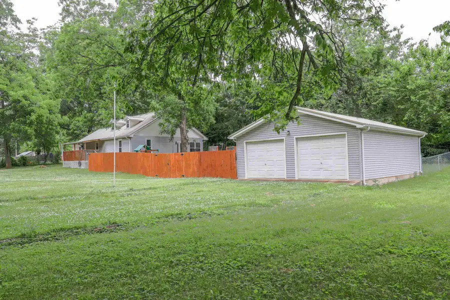 614 N Stewart St, Tuscumbia, AL 35674 - #3