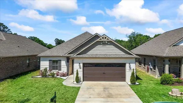1811 Shadowbrook Ln, Cullman, AL 35055