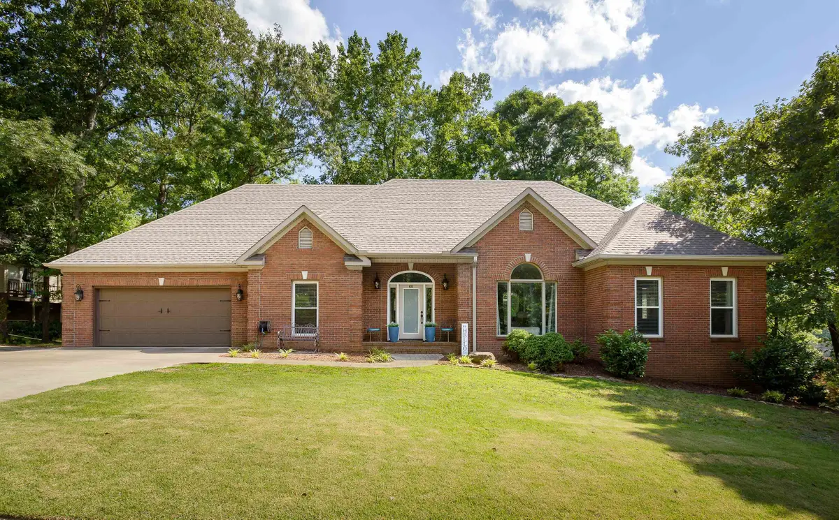 405 Lakeside Cr, Muscle Shoals, AL 35661 - #1