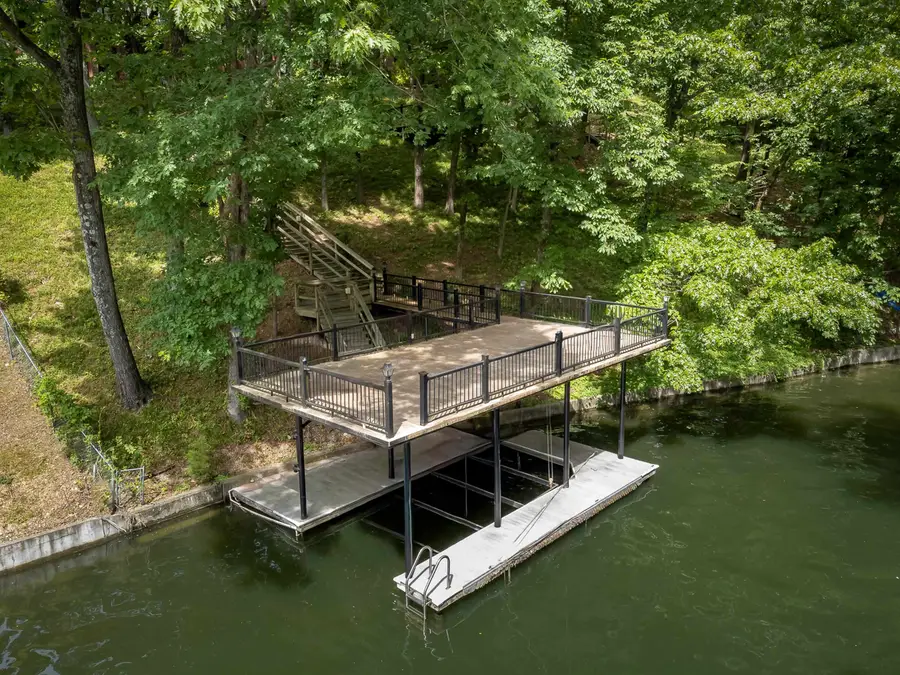 405 Lakeside Cr, Muscle Shoals, AL 35661 - #3