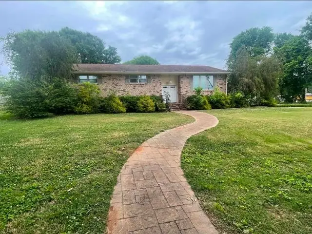 604 N Broad St, Tuscumbia, AL 35674 - #1