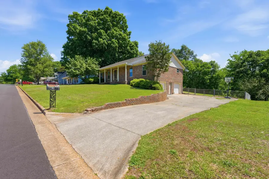 122 E Oak Hill Dr, Florence, AL 35633 - #2