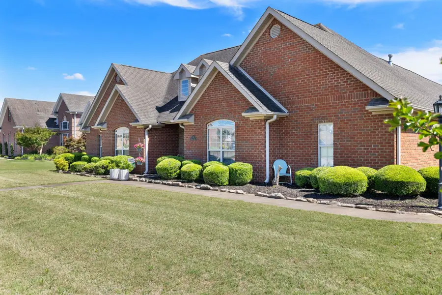 311 Wheaton Dr, Florence, AL 35633 - #3