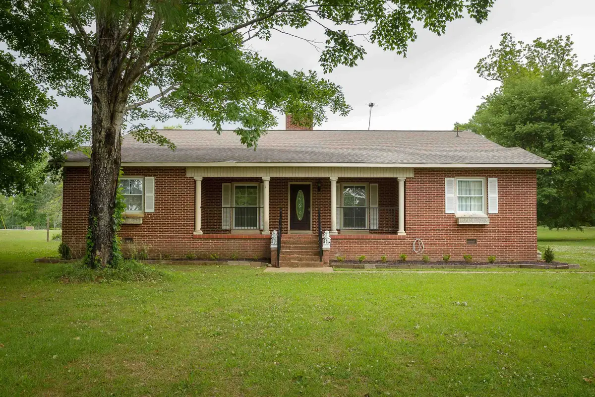 210 15th Ave, Guin, AL 35563 - #1
