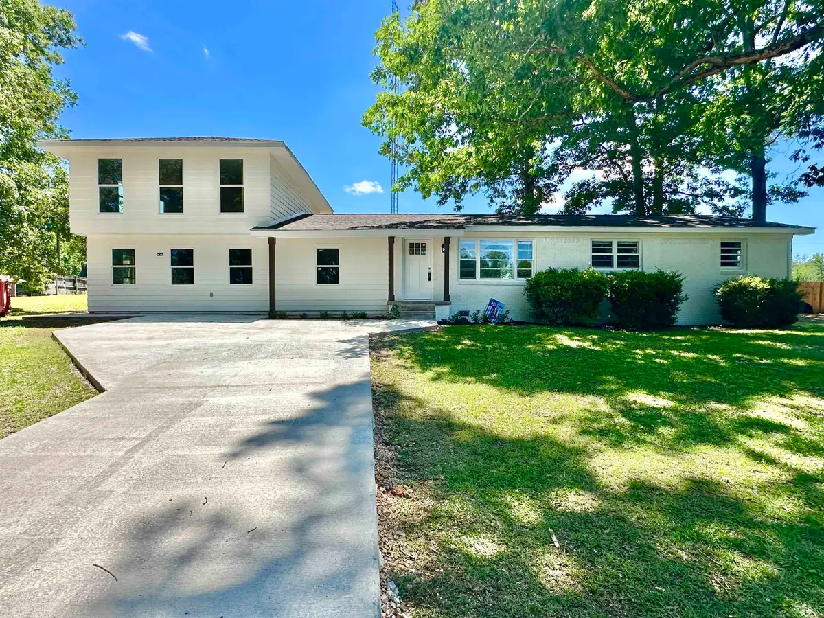 1200 Hazelwood Dr, Florence, AL 35633 - #1