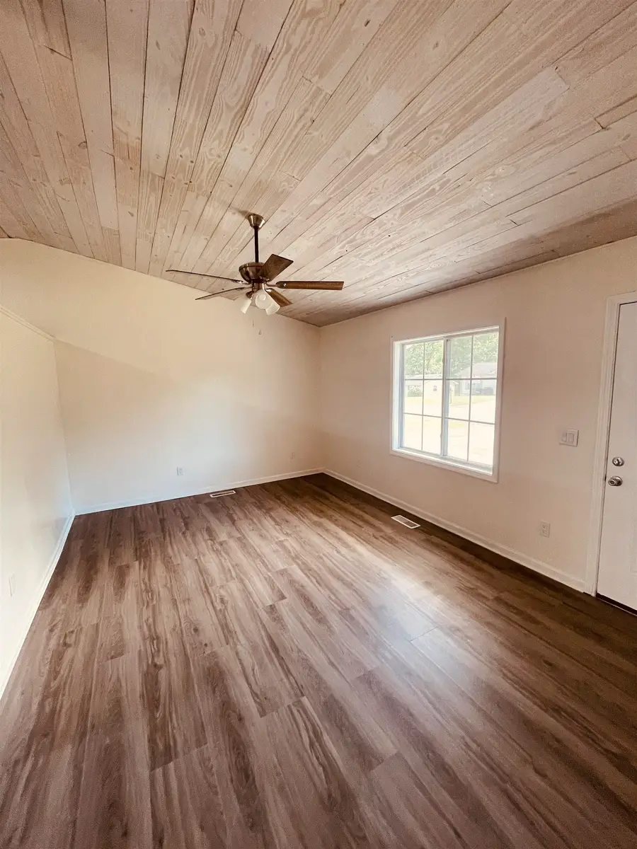 520 Short St, Florence, AL 35630 - #3