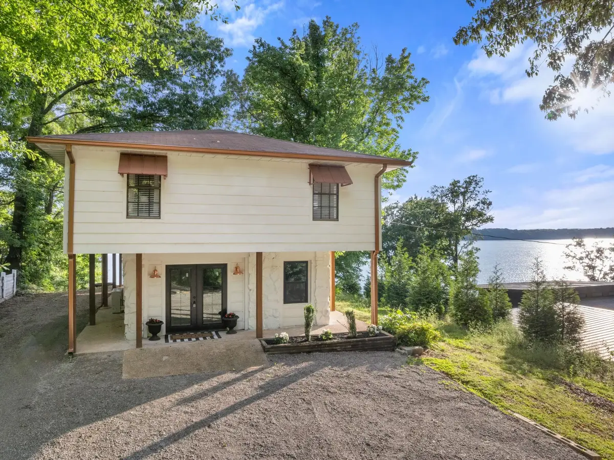 445 Sunset Beach Rd, Florence, AL 35633 - #1