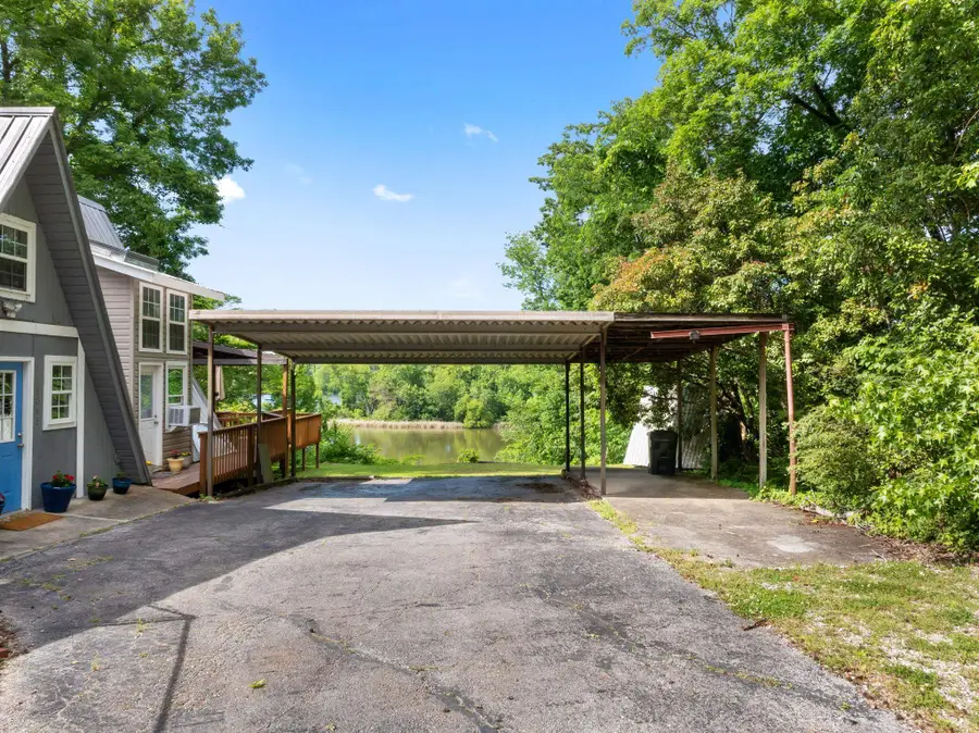1045 Carter Dr, Tuscumbia, AL 35674 - #2