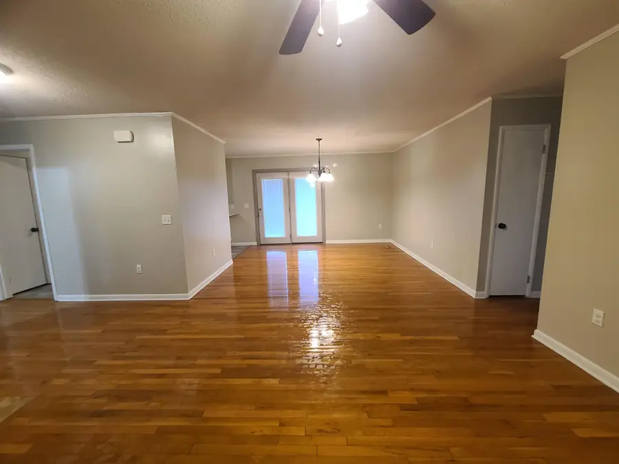 402 Kentucky Ave, Hanceville, AL 35077 - #3