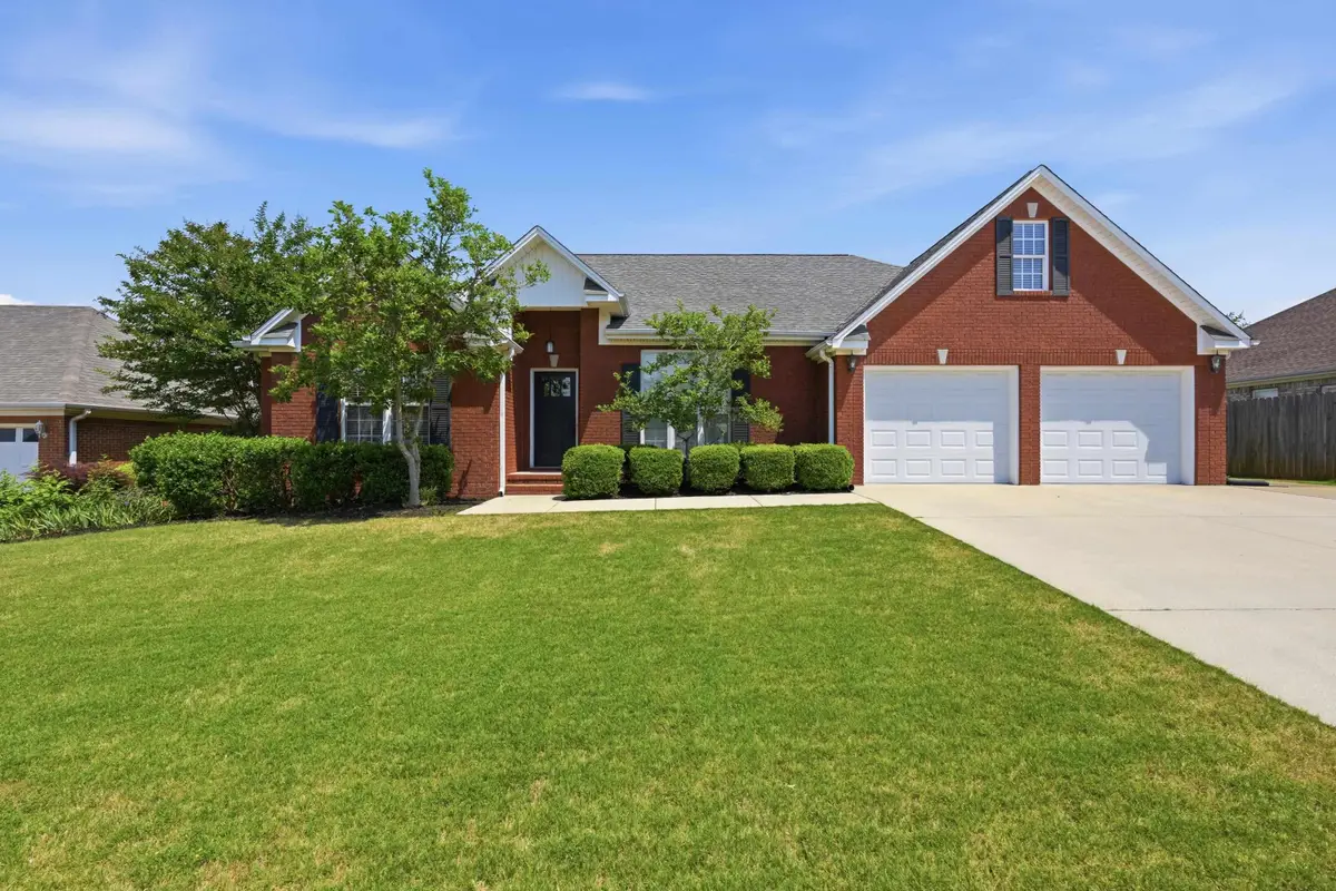 108 W Hollywood Ave, Muscle Shoals, AL 35661 - #1