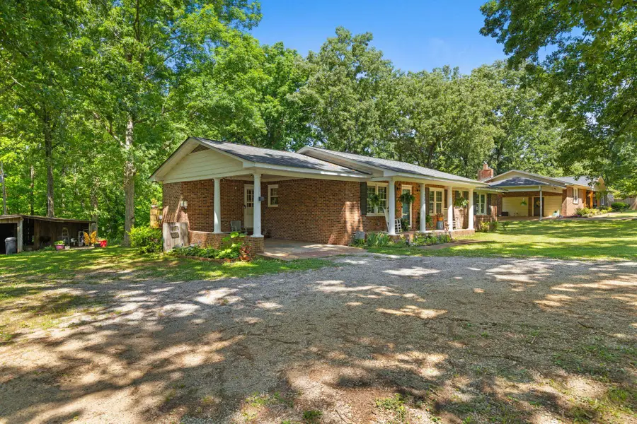 245 Bradford St, Florence, AL 35633 - #3