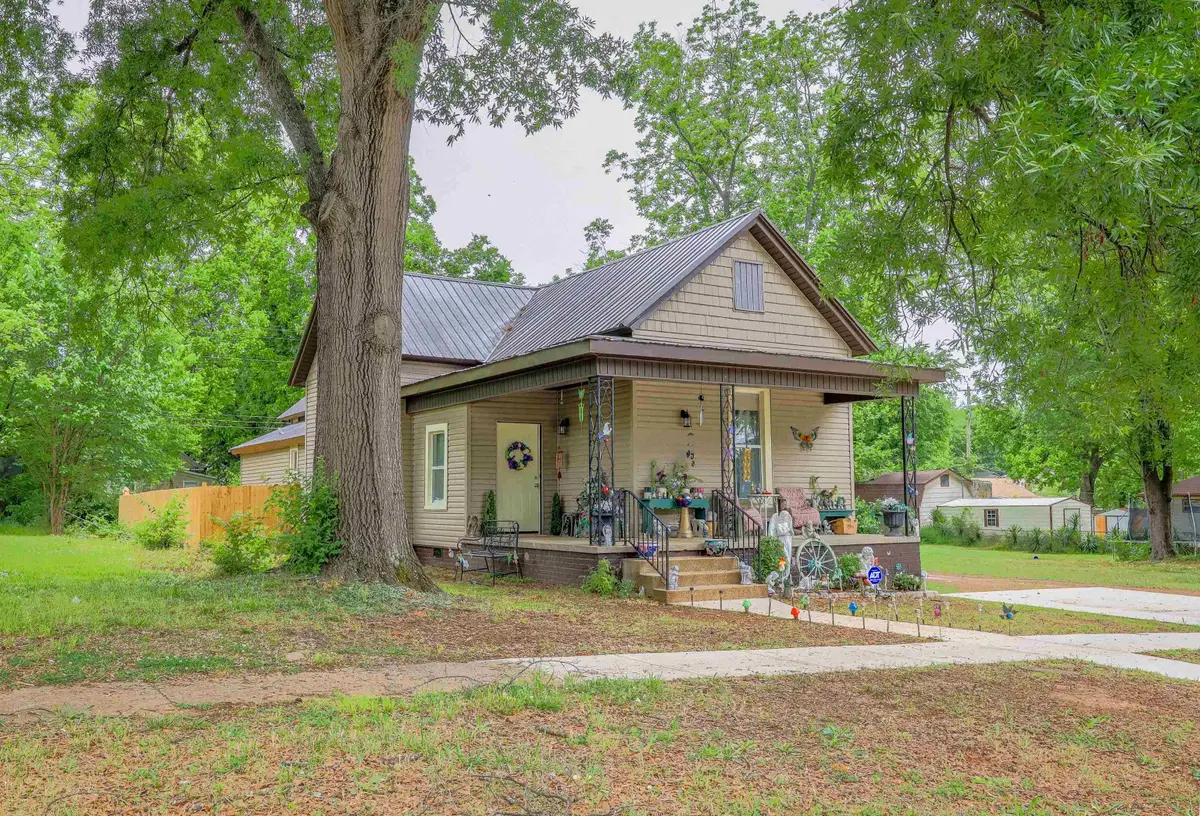 411 5th Ave, Decatur, AL 35601 - #1