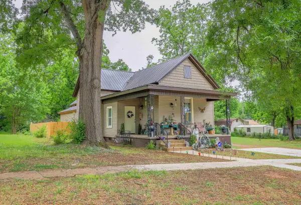 411 5th Ave, Decatur, AL 35601