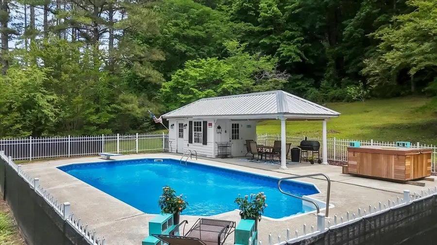 2030 Bangor Hollow Rd, Hayden, AL 35079 - #2