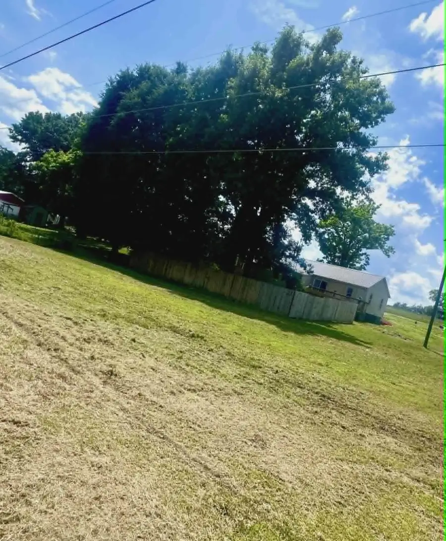 720 Smith Ln, Tuscumbia, AL 35674 - #3