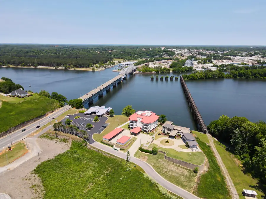 2210 Ashe Blvd #2, Sheffield, AL 35660 - #3