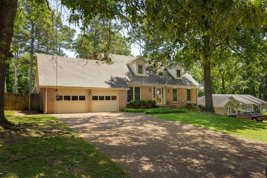 2722 Milford St, Florence, AL 35633 - #2