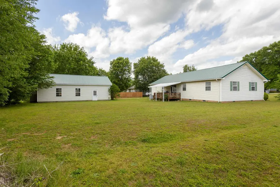 102 Shoals Paradise Dr, Florence, AL 35634 - #2
