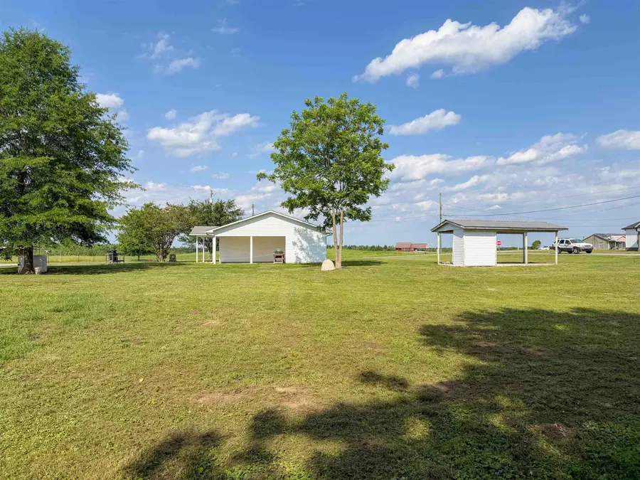 196 Brown St, Phil Campbell, AL 35581 - #3