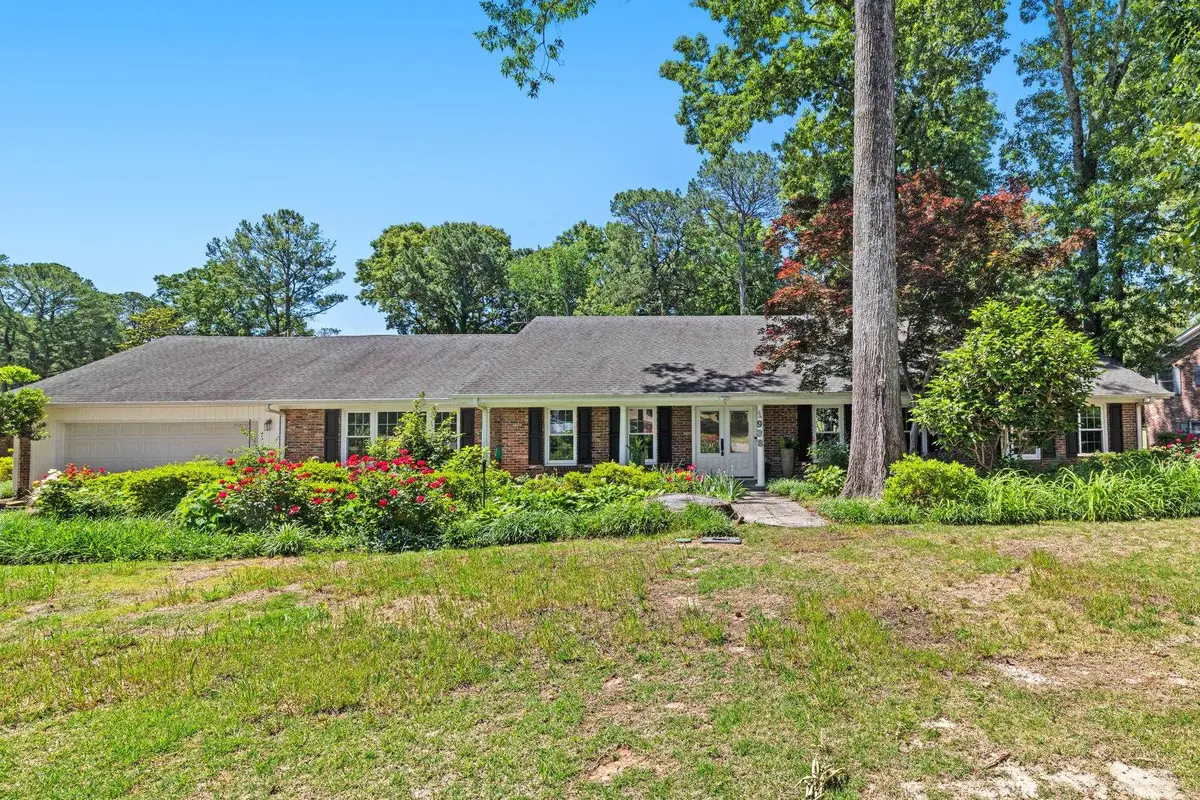 1938 Hickory Hills Rd, Florence, AL 35630 - #1