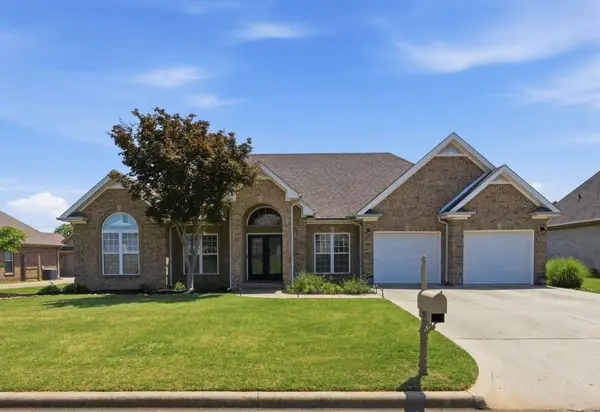 135 Wynchase Dr, Muscle Shoals, AL 35661