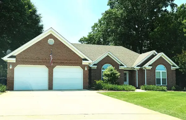 313 Highbury Dr, Florence, AL 35633