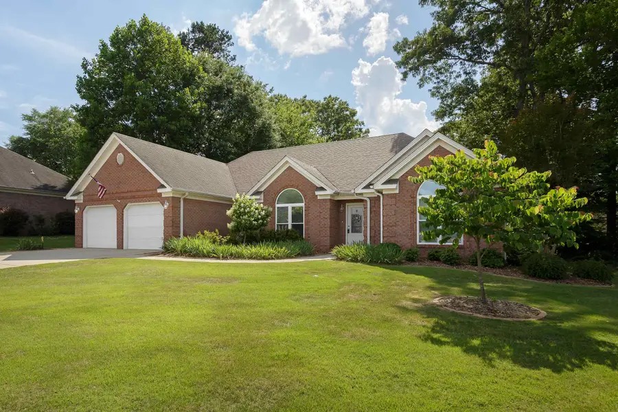 313 Highbury Dr, Florence, AL 35633 - #3