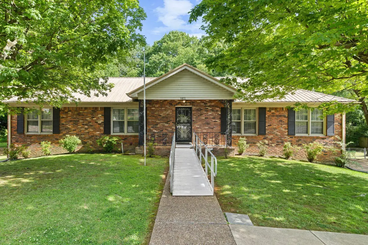 1911 S Beechwood Dr, Florence, AL 35630 - #1