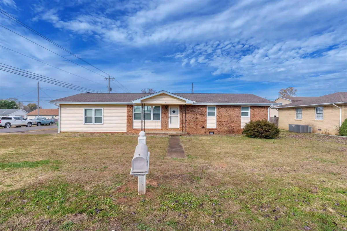 120 W Roosevelt Ave, Muscle Shoals, AL 35661 - #1