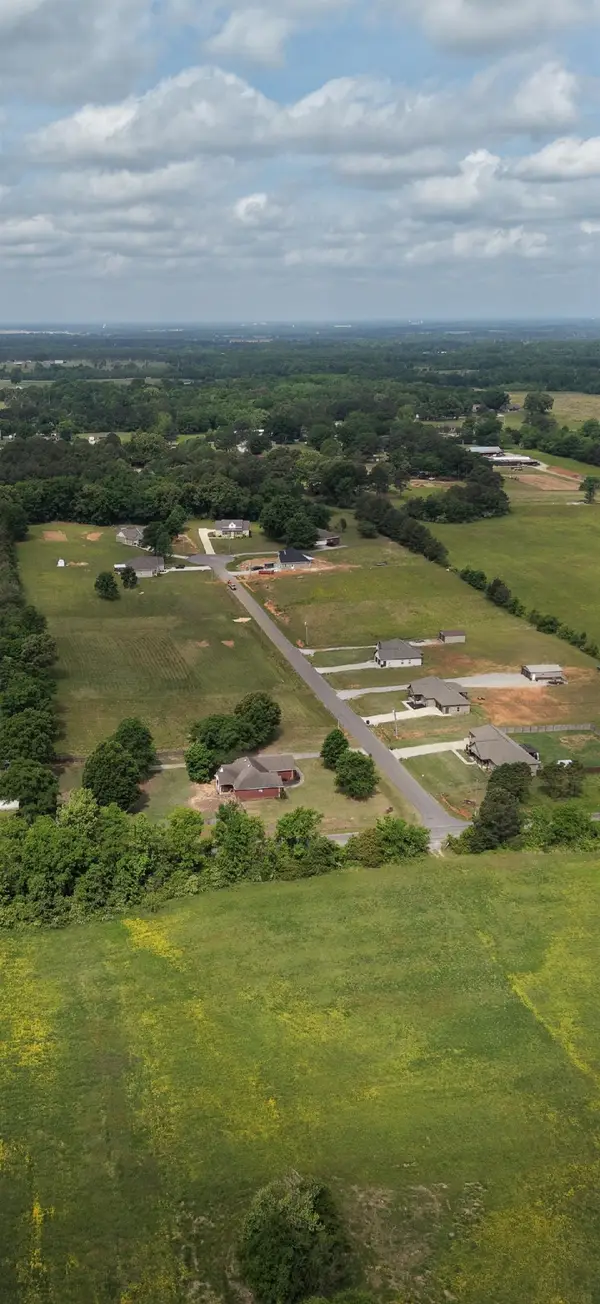 220 Mill Creek Ct, Leighton, AL 35646