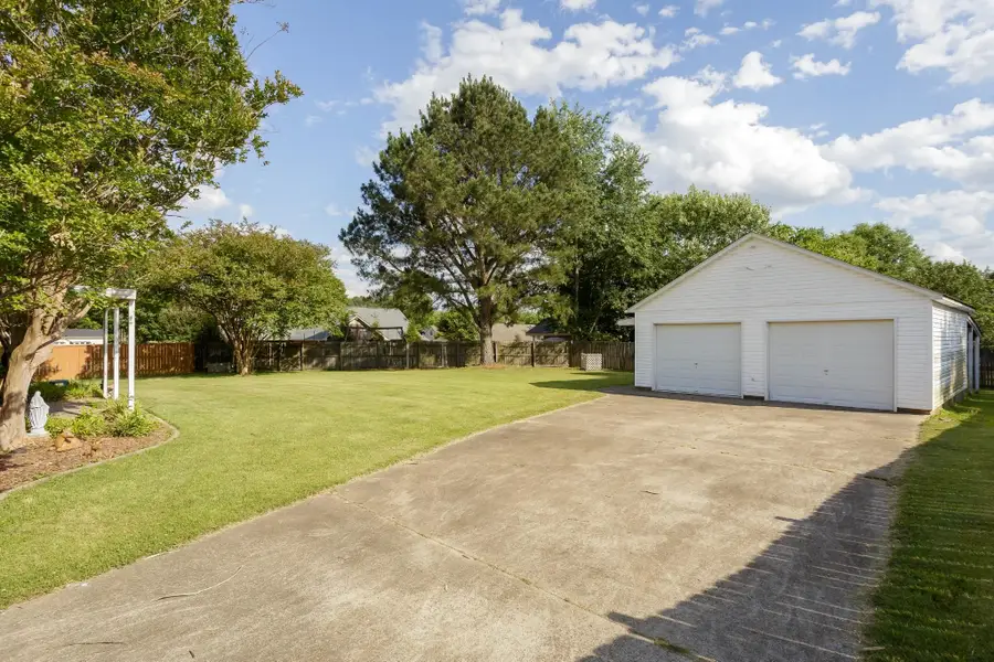 303 Cordelia Way, Florence, AL 35633 - #3