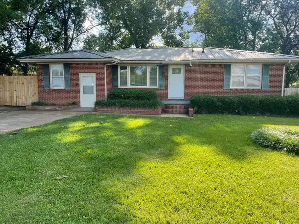 101 Monroe Dr, Tuscumbia, AL 35674