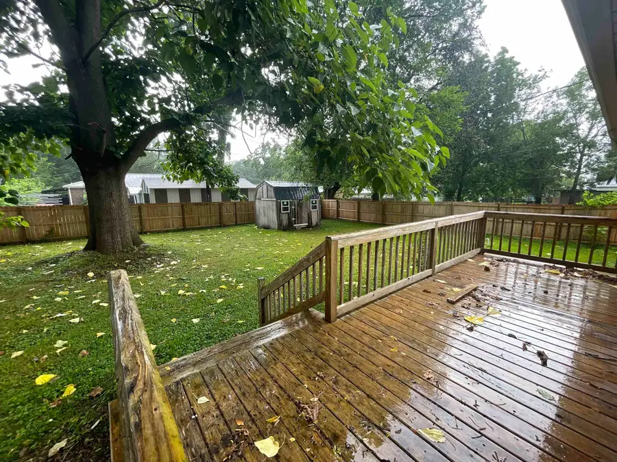 101 Monroe Dr, Tuscumbia, AL 35674 - #3