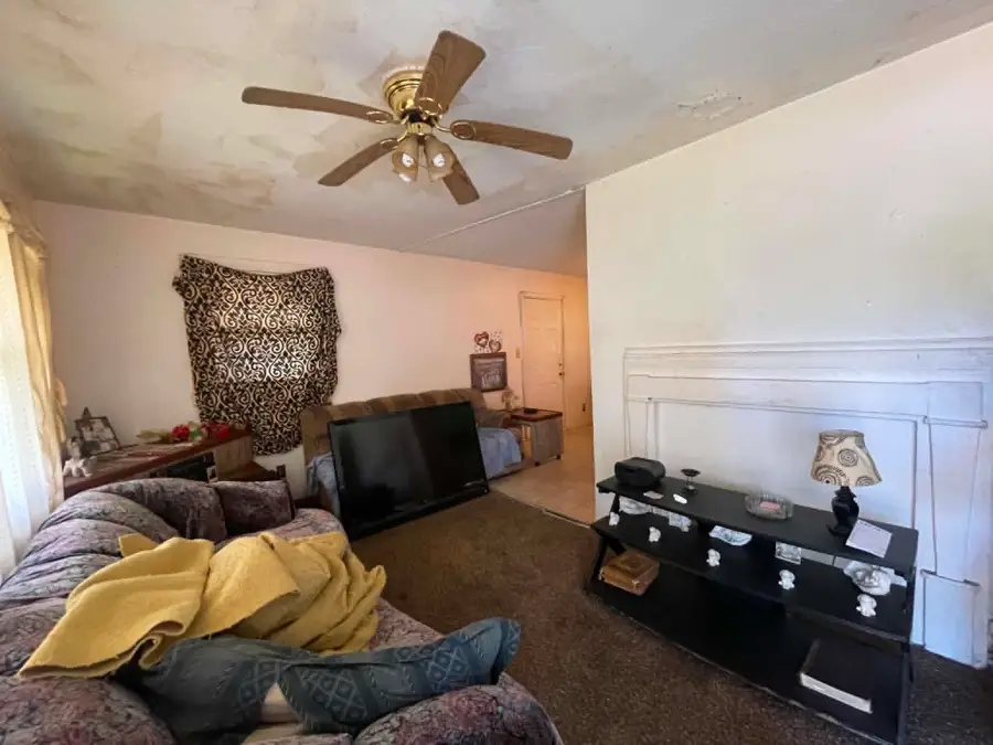 713 Campbell St, Florence, AL 35630 - #3