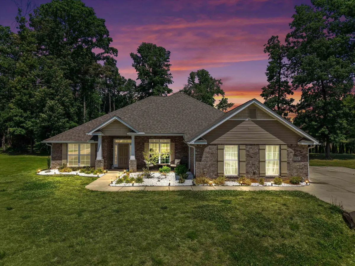 174 Summit Lakes Dr, Athens, AL 35613 - #1