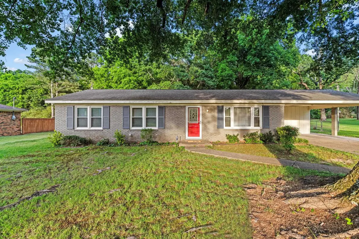 110 Audubon Ave, Florence, AL 35633 - #1