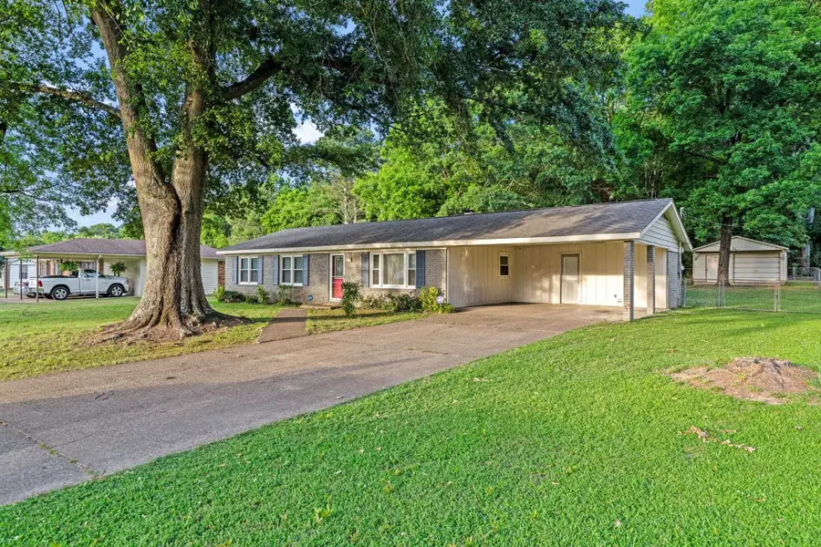 110 Audubon Ave, Florence, AL 35633 - #3