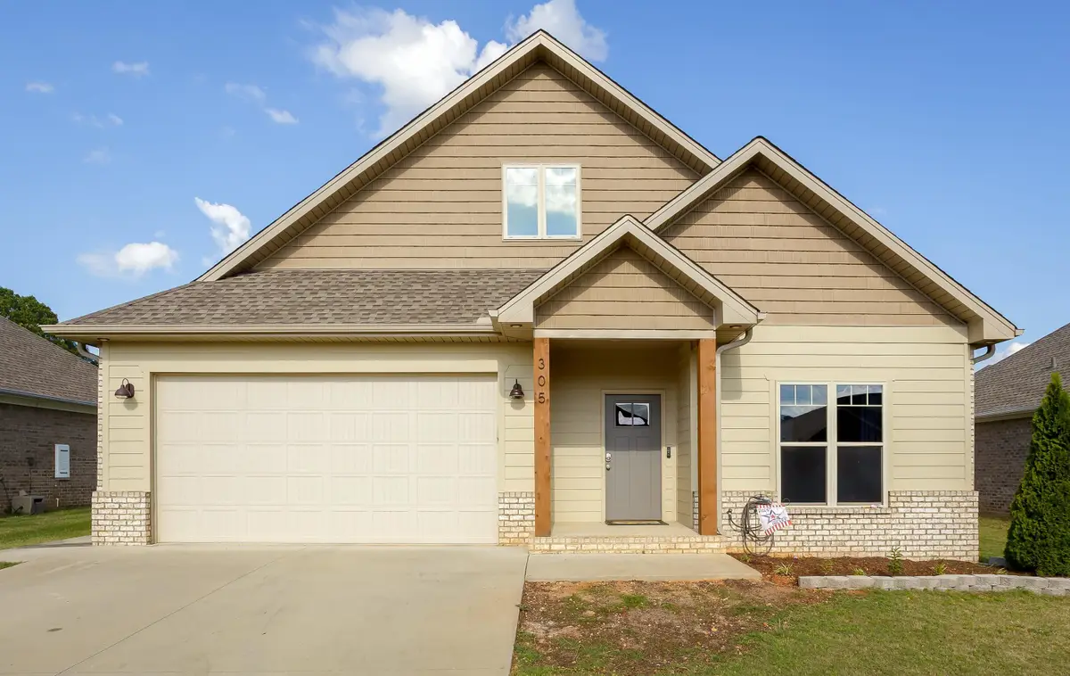 305 Rolling Brook Dr, Rogersville, AL 35652 - #1
